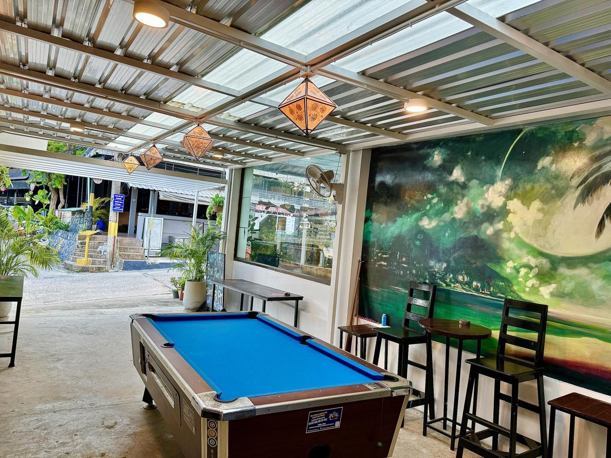 Eclipse Hostel And Bar Hatrin Kültér fotó